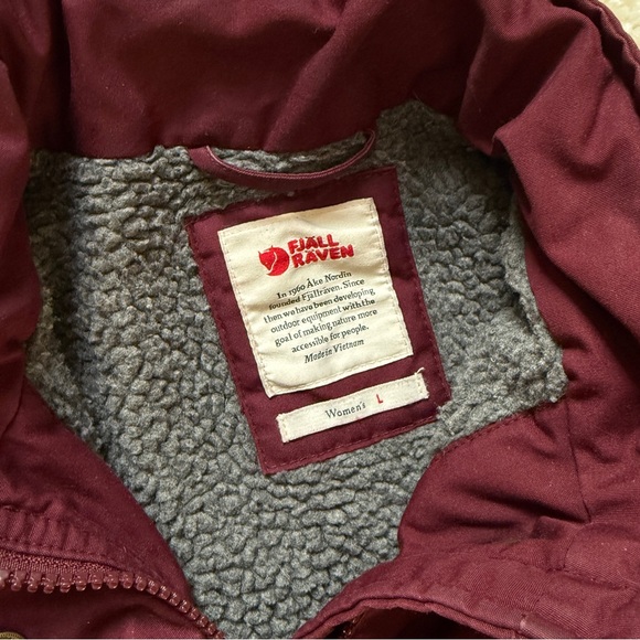 Fjallraven Vintage Women’s Deep Cranberry Raven Jacket. Size Large. Fair Shape! - Picture 5 of 16